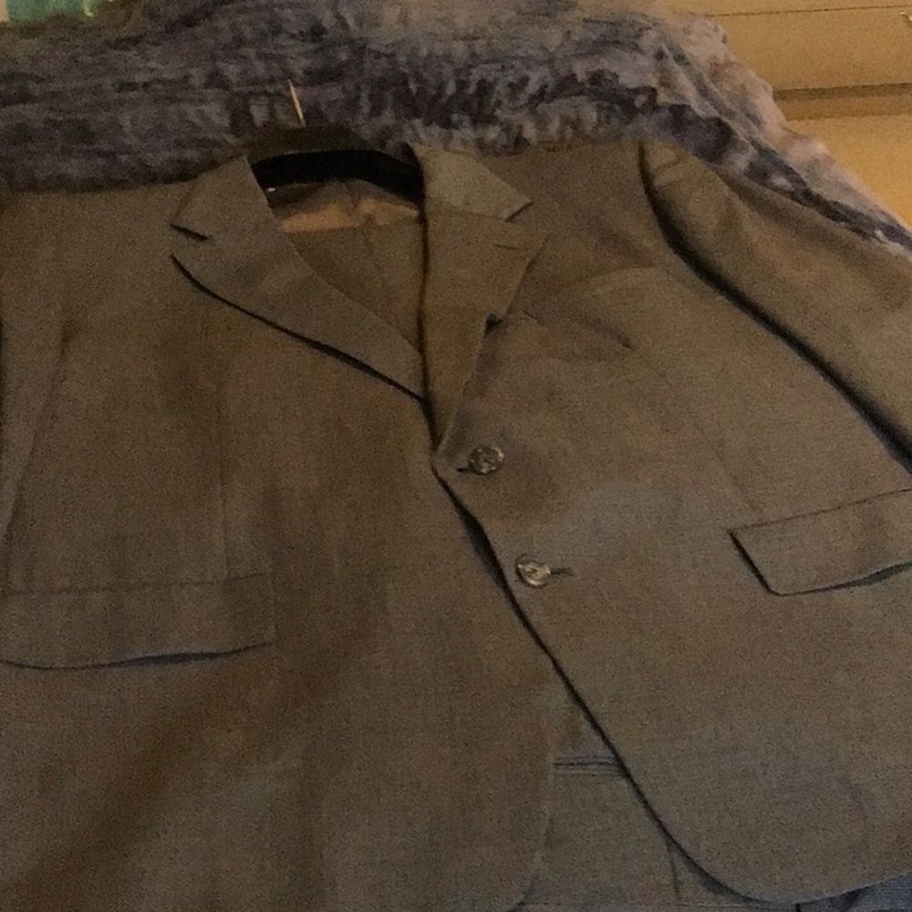Men's Gray Suit size 50 NWT
